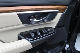 Honda CR-V 2.0 Hybrid Lifestyle / 17