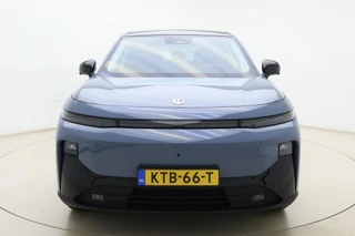 Leapmotor B10 Design ProMax 67.1 kWh l WLTP 434km | 750kg trekgewicht | Stoel en stuur verwarming/verkoeling | 360 graden camera | Lederen bekleding | Panoramadak | LED | Regensensor | Sfeerverlichting | Elektrisch verstelbare voorstoelen / 7