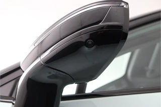 Omoda 5 EV Premium 61 kWh *DEMO* - Full Options! - Stuur-/stoelverwarming - Draadloze Apple Carplay of Android Auto - Schuif-/kanteldak - 7 jaar of 150.000km Fabrieksgarantie / 45