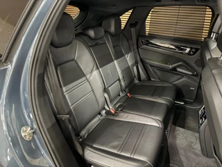 Porsche Cayenne 3.0 E-Hybrid Full Option | Vierwielbesturing | PANO | PDLS+ | BOSE | PASM | ComfortPakket | Soft Close |Trekhaak / 22