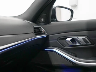 BMW 3 Serie Touring M340i xDrive Panoramadak | M-Stoelen | Harman Kardon | CoPilot / 32