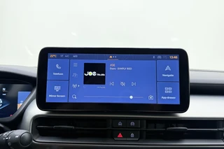 Jeep Avenger 1.2 e-Hybrid 110pk Black Edition | 8 Jaar Fabrieksgarantie | Panoramadak | Keyless | Navigatie | JBL audio | Elektrische kofferklep | Adaptieve cruise control | Stoelverwarming / 22