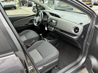 Toyota Yaris 5-DEURS NL-AUTO 1E-EIG DEALER-OND 5-DEURS AIRCO RADIO/CD  TREKHAAK ALL-SEASONS / 14