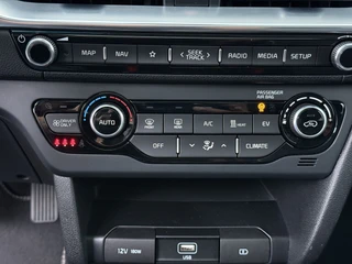 Kia e-Niro DynamicPlusLine 64 kWh - SOH 96,0% - Schuif-/kanteldak - Stoel-/stuurverwarming - Navigatie - Cruise Control - Keyless - Fabrieksgarantie tot 07-2028 / 32
