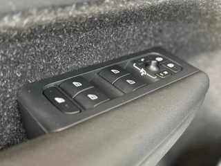 Volvo XC40 1.5 T3 R-Design | Pano | Winterpakket | Elektr voorstoelen+memory | Camera | Carplay / 51