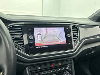 Volkswagen T-Roc 1.5 TSI R Line | Schuifdak | Camera | Navi | Virtual Dash | Stoelverw. | Adaptive Cruise / 22