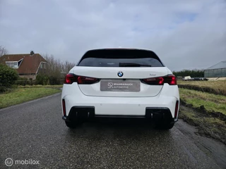 BMW 1 Series 123 xDrive Pano / 360' camera / Navi / 39