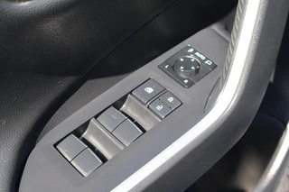 Toyota RAV4 2.5 HYBRID EXECUTIVE JBL NAVI APPLE/ANDROID EL-STOEL MET GEHEUGEN DODEHOEK DETECTIE EL.A.KLEP LED DAB 360* / 12