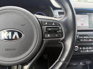 Kia e-Niro ExecutiveLine 64 kWh | Cruise Control | Climate Control | Camera | Navigatie | Stoelverwarming | Stoelventilatie | Stuurverwarming | / 18