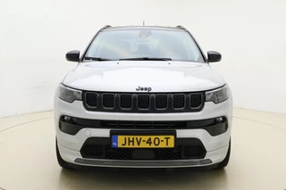 Jeep Compass 4xe 240pk Plug-in Hybrid Automaat S | Navigatie | Lederen bekleding | Achteruitrijcamera | Adapt. Cruise control | Electrische achterklep | Keyless | Zwart dak | 19" Lichtmetalen velgen / 7