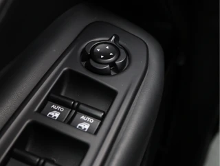 Jeep Renegade 1.4 MultiAir Night Eagle II Limited  | Org. NL | ACC | Carplay | 18'' / 29