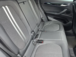 BMW X1 xDrive25e eDrive M pakket HUD LEER SPORT PANODAK / 23
