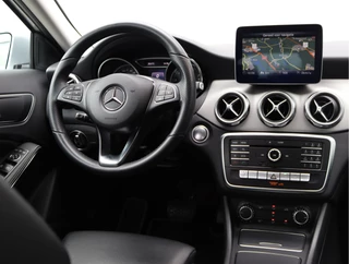 Mercedes-Benz GLA 200 Premium  | Trekhaak | 360 Camera | LED / 17