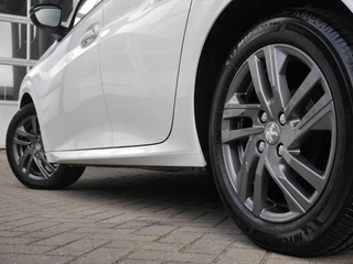 Peugeot 208 1.2 PureTech Active Pack | Lichtmetalen velgen | Parkeersensoren achter | Airconditioning | Cruise control | Getint glas / 22