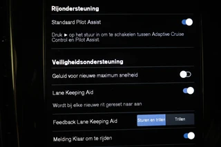 Volvo V60 2.0 B4 Ultimate Dark | PANORAMADAK | HEAD UP | STANDKACHEL | ACHTERBANKVERWARMING | 360 CAMERA | 20" / 41