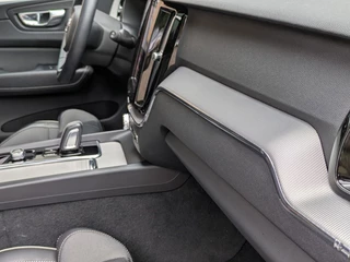 Volvo XC60 2.0 T6 Plug-in hybrid AWD R-Design|Panodak|Memory|Sportstoelen|Keyless-Entry|Facelift 12-2021| / 29