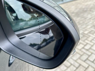 Renault Austral 1.2 E-Tech Full Hybrid 200 Iconic  | Pano | 360° Camera | All Seasons | Pack Winter | Intelligent Adaptive Cruise Control (IACC) | Dodehoek | Stoel+Stuur+Voorruitverwarming | Navigatie | Apple CarPlay/Android Auto / 23