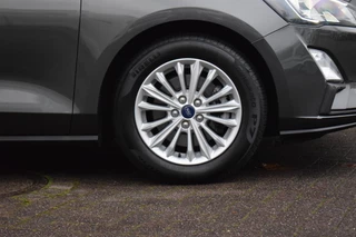 Ford Focus Wagon Wagon 1.5 EcoBlue Titanium Business | Automaat | Trekhaak | Apple CarPlay | Climate / 28