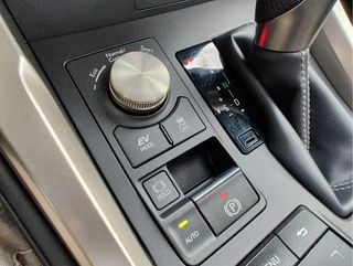 Lexus NX 300h AWD F SPORT LINE AUTOMAAT  360 Camera | Mark Levinson | Pano | Stoelventilatie / 26