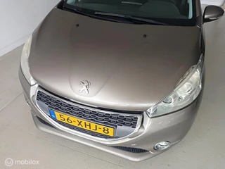 Peugeot 208 1.4 VTi Allure / 11