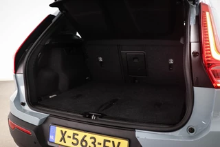Volvo XC40 2.0 T4 | PANORAMADAK | BLIS | DAB | APPLE | ON CALL | 20" / 17