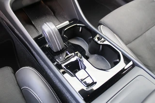 Volvo XC40 2.0 B4 R-Design  | Harman Kardon | Trekhaak | Memory | Adaptieve Cruise | Elektr. Achterklep / 27