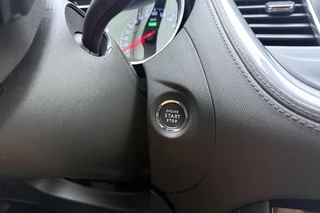 Opel Grandland X 1.6 Turbo Hybrid Elegance Automaat | Lederen bekleding | Stoelverwarming en ventilatie | Electrische achterklep | Keyless | Navigatie | DAB radio / 33