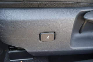 Toyota Corolla Touring Sports 2.0 HYBRID TEAMNL LED AD-CRUISE LM-VELGEN KEYLESS CLIMA APPLE/ANDROID / 7