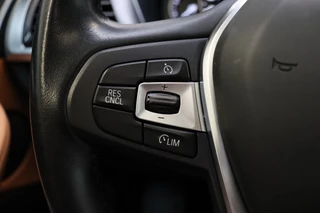 BMW X3 xDrive20i High Executive xLine Automaat  / Navigatiesysteem Professional / Panoramadak / Trekhaak / Leder / Parkeersensoren voor+achter / 19 Inch / Sportstoelen / LED / Stoelverwarming / Climate Control / 34