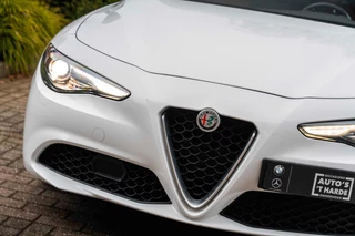 Alfa Romeo Giulia 2.0T Super 200 PK Aut Pano Keyless Half/Leder Xenon 19'' / 36