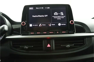 Kia Picanto 1.0 DPi DynamicLine  Navigatie - Achteruitrijcamera - Airco - Elektrische ramen - Bluetooth - Virena zekerheidspakket € 895,- / 49