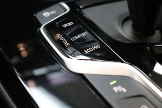 BMW X3 xDrive30i High Executive xLine Automaat  / Panoramadak / Trekhaak / Sportstoelen / Leder / 19 Inch / Driving Assistant Plus / Hifi / LED / Head-Up Display / Achteruitrijcamera / Stoelverwarming / Adaptief Onderstel / Multifunctioneel Instrumentenpaneel / 43