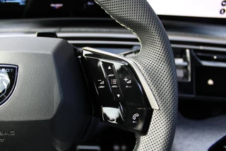 Peugeot e-3008 GT Avantage 210 73 kWh Panoramadak / 2+6 Jaar Garantie / 14