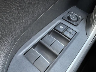 Toyota RAV4 2.5 Plug-in Hybrid AWD BI-TONE PLUS JBL-AUDIO NAVI HEAD-UP BLIND SPOT 360° CAMERA STOEL/STUURVERW EL-KLEP APPLE/ANDROID 1500KG TREKGEW KLASSE 3 ALARM 4S-BANDEN / 24