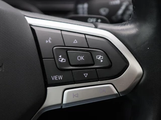 Volkswagen Taigo 1.0 TSi 110 Pk Automaat Life Business | Panorama dak | Adaptive cruise | Stoelverwarming | Trekhaak | CarPlay | 17 Inch | 86.564 Km !! / 24