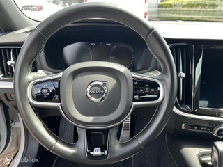 Volvo S60 2.0 T6 AWD Twin Engine R-Design / 21