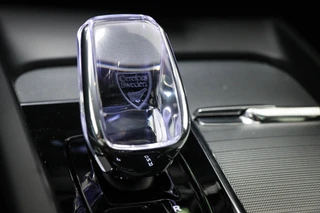 Volvo V60 2.0 B4 Ultimate Dark | PANORAMADAK | HEAD UP | STANDKACHEL | ACHTERBANKVERWARMING | 360 CAMERA | 20" / 38