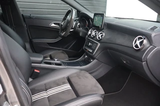 Mercedes-Benz CLA-klasse Shooting Brake 180 AMG Sport White Art Edition Automaat - Alcantara - Trekhaak - Xenon - 18 inch / 10