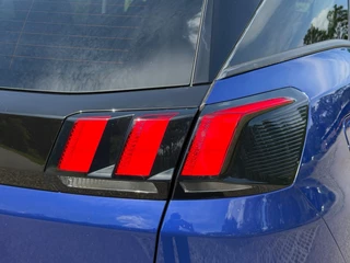 Peugeot 3008 1.2 PureTech AUTOMAAT Allure, achteruitrijcamera, luxe uitvoering, navigatie, cruise controle / 16
