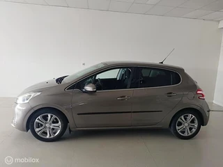 Peugeot 208 1.4 VTi Allure / 6