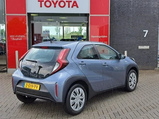 Toyota Aygo X PLAY APPLE & ANDROID ACHTERUITRIJCAMERA AD-CRUISE LED-DAGRIJ NL-AUTO / 2