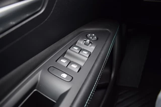 Peugeot 3008 1.2 PureTech Allure | Half Leer | Camera | HUD | Apple CarPlay / 25
