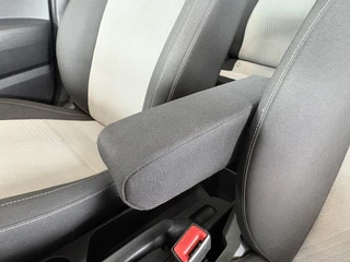 Hyundai i10 1.0 Premium  CAMERA/CARPLAY/NAVI/CRUISE/CLIMA/PDC / 42