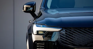 Volvo XC90 T8 Plug-in hybrid AWD MY 2027 Vanaf €76.945,- / 17