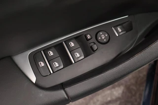 BMW X3 xDrive30e 292pk High Executive M Sport Camera Leder Panoramadak Stoelverwarming Navigatie / 19