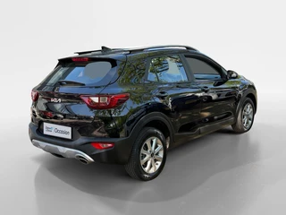 Kia Stonic 1.0 T-GDi MHEV DynamicLine Navigatie | Climate Control | Cruise Control | Apple CarPlay & Android Auto | Resterende fabrieksgarantie TM 150.000 KM | 2035 / 4