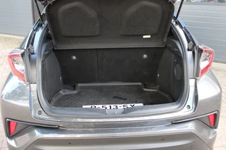 Toyota C-HR 1.8 HYBRID PREMIUM Stoel/stuurverwarming , Afn. Trekhaak / led. / 12