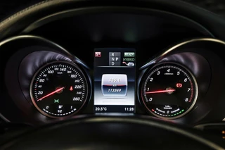 Mercedes GLC-klasse 350e 4MATIC AMG Premium Plus|Pano|verkoeling|Trekhaak|Leder / 33