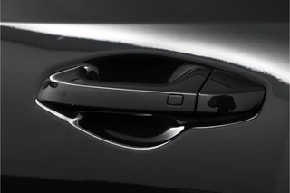 Kia XCeed 1.5 T-GDi GT-Line  - Automaat - Panorama dak - Stoel/Stuur verwarming - Navigatie - Climate Control - Achteruitrijcamera - Elektrische Achterklep - Fabrieksgarantie tot 06-2032 / 17
