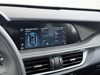 Alfa Romeo Stelvio 2.2 JTD AWD Veloce Automaat | VAN: € 34.900- VOOR: € 32.877,- UW HERFSTVOORDEEL: € 2.023,- | CAMERA| STOEL + STUURVERWARMING + MEMORY| KEY LESS ENTRY | LEDER | ADAPT. CRUISE CONTROL | 12 MND BOVAG GARANTIE / 36